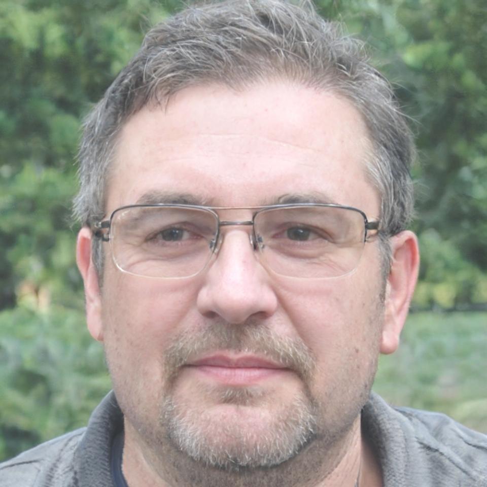 Portrait professionnel d'Émilien Traverse, conseiller en gestion budgétaire